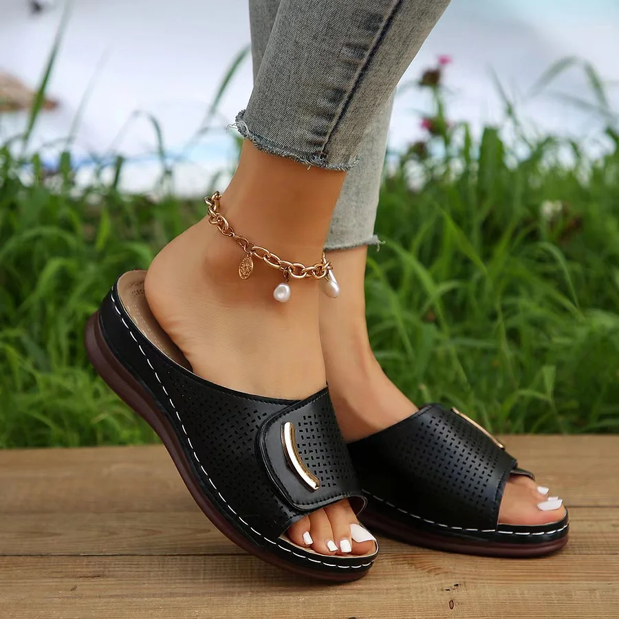 🔥 Women's leather orthopedic slippers with cut-out toes
